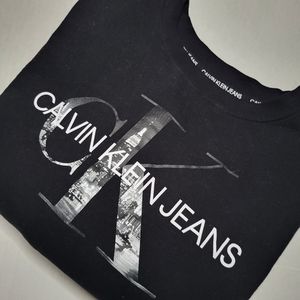 Calvin Klein womens long sleeve pullover Size med Black